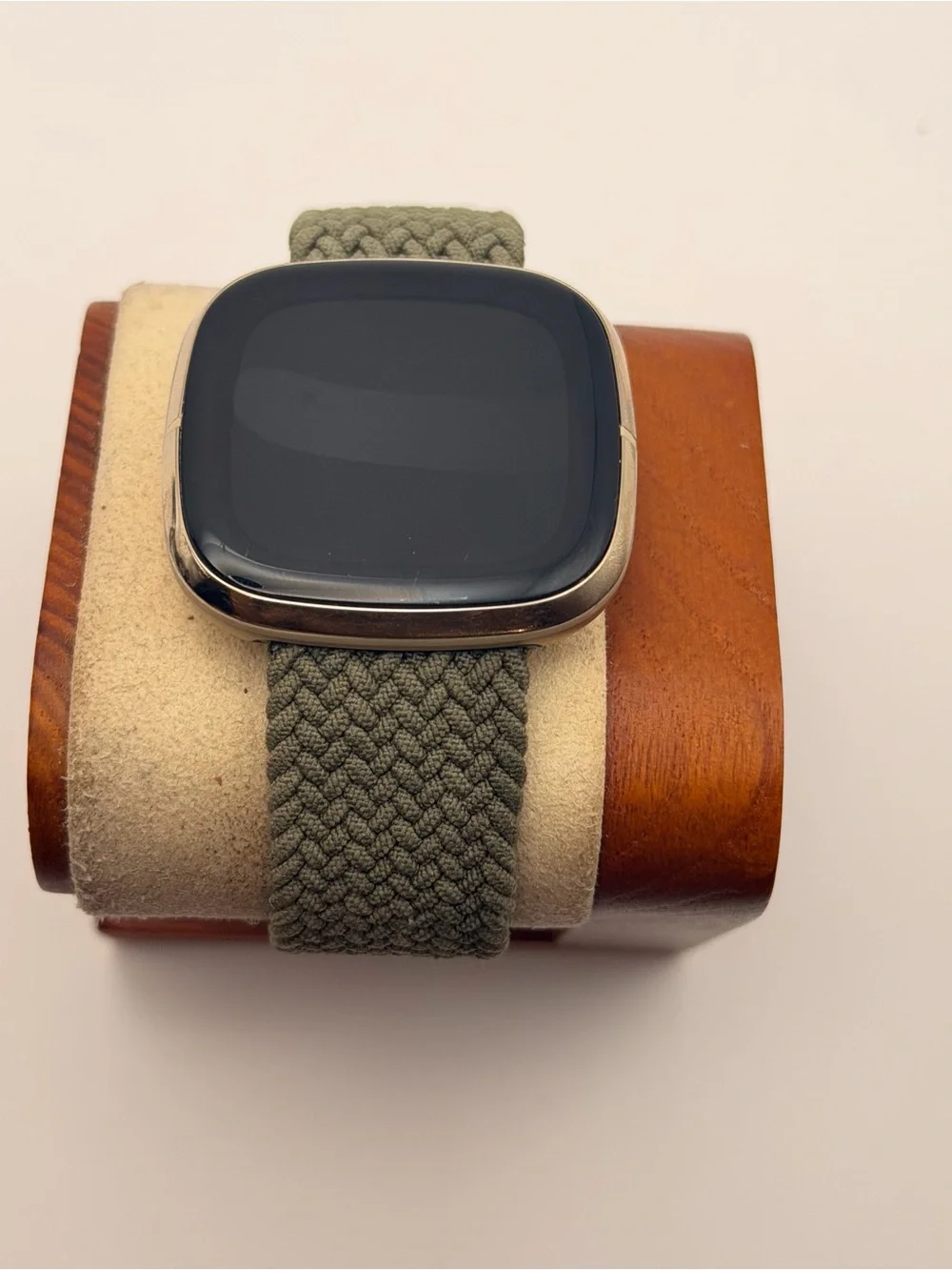 Fitbit Sense, Charger included, Tested, comfort band, gold case